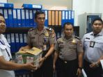 barang-bukti-500-detonator_20170612_195103.jpg