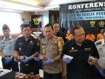 barang-bukti-berupa-kaleng-saus-tomat-yang-berisikan-narkotika-jenis-sabu.jpg