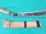 barang-bukti-golok1111.jpg