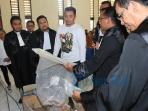 barang-bukti-kasus-pembunuhan-engeline_20151215_105515.jpg