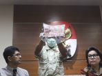 barang-bukti-ottsuap-dprd-jawa-timur_20170607_005633.jpg