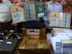 barang-bukti-penipuan-dimas-kanjeng_20161007_202347.jpg