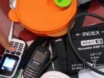 barang-bukti-peralatan-medis-di-dalam-tas-rs.jpg