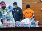 barang-bukti-uang-yang-didapat-kpk-dari-ott-bupati-meranti.jpg