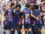 barcelona-merayakan-gol-kedua-mereka-yang-dicetak-oleh-pemain-depan.jpg
