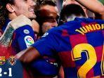 barcelona-rayakan-gollll.jpg