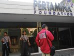 bareskrim-mabes-polri-geledah-kantor-pertamina-foundation_20150901_173556.jpg