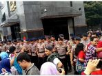 barikade-polisi-untuk-halau_20170511_165508.jpg