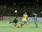 barito-vs-bhayangkara-surabaya-united_20160501_020714.jpg