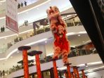 barongsai-tonggak-hibur-pengunjung-senayan-city_20180208_230118.jpg