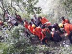 basarnas-bersama-tim-sar-gabungan-mengevakuasi-jasad-andrey-voytech_20180408_033723.jpg
