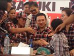basuki-tjahaja-purnama-atau-ahok-tersenyum-melayani_20161215_115733.jpg