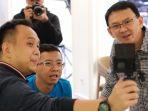 basuki-tjahaja-purnama-btp-alias-ahok-saat-membeli-kamera.jpg
