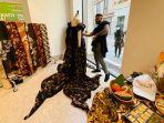 batik-durian-lubuklinggau-diperkenalkan-dalam-berbagai-ajang-milan-fashion-week-mfw-2021.jpg