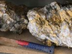 batu-berlapis-emas-yang-ditemukan-di-tambang-beta-hunt-australia_20180911_133415.jpg