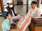 bayar-zakat-fitrah-di-masjid-al-amanah-jalang-idulftri-1441-h_20200524_190106.jpg