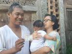 bayi-bernama-alhmadulillah-rejeki-hari-ini-bersama-kedua-orangtuanya.jpg