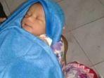 bayi-mungil-ditemukan-di-teras-rumah-warga.jpg