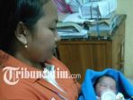 bayi-mungil-yang-ditemukan-di-tropodo-krian-sidoarjo-jawa-timur_20180908_162524.jpg