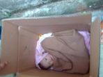 bayi-yang-ditemukan-dalam-dus-di-jalan-gurame-9_20180502_170549.jpg
