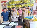 bayinya-di-tongsampah-di-di-samping-gudang-lumbung-padi-di-Dusun.jpg
