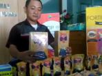 bbpom-bandung-memamerkan-makanan-ringan-bermerk-bikini_20160806_133542.jpg