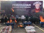 bea-cukai-pangkalan-bun-memusnahkan-jutaan-batang-rokok-ilegal.jpg