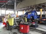 beberapa-mobil-yang-masih-dikerjakan-di-bengkel-ks-motorsport_20181024_140548.jpg