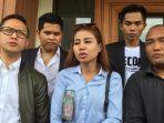 bebi-gabriella-adik-vicky.jpg