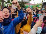 begini-aksi-buruh-cantik11.jpg
