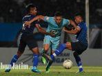 begini-pembelaan-m-rafli-yang-tak-mampu-cetak-gol-saat-jadi-striker-di-laga-persela-vs-arema-fc.jpg