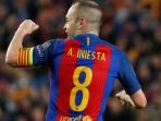 begini-sentuhan-kaki-kiri-iniesta-yang-mengagetkan-bek-psg_20170312_213629.jpg