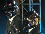 begini-wajah-asli-4-musisi-yang-menggunakan-topeng-dari-daft-punk-hingga-marshmello.jpg