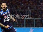 bek-arema-fc-arthur-cunha-1.jpg