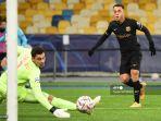 bek-barcelona-as-sergino-dest-kanan-mencetak-gol.jpg