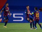bek-barcelona-prancis-clement-lenglet-tengah-merayakan-dengan-lionel-messi.jpg