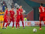 bek-bayern-munich-benjamin-pavard-merayakan-golnya-dalam-final-piala-dunia-antarklub.jpg