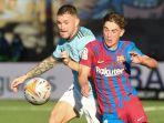 bek-celta-vigo-spanyol-javi-galan-kiri-bersaing-dengan-gelandang-barcelona-spanyol-gavi.jpg