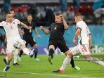 bek-hungaria-attila-szalai-kiri-dan-bek-jerman-matthias-ginter-tengah.jpg