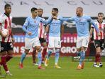 bek-inggris-manchester-city-kyle-walker-kanan-merayakan-gol-dengan-rekannya.jpg