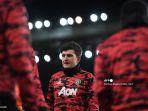 bek-inggris-manchester-united-harry-maguire-melakukan-pemanasan-menjelang-pertandingan.jpg