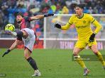 bek-inter-milan-alessandro-bastoni-melawan-bologna.jpg