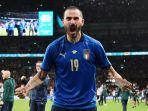 bek-italia-leonardo-bonucci-merayakan-kemenangan-atas-spanyol.jpg
