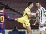 bek-juventus-asal-italia-leonardo-bonucci-kanan-bereaksi-dengan-lionel-messi.jpg
