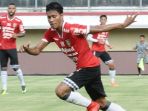 bek-kanan-bali-united-i-made-andhika-wijaya_20180320_224245.jpg