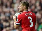 bek-manchester-united-asal-inggris-luke-shaw_20151026_123509.jpg