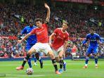 bek-manchester-united-inggris-harry-maguire-kiri-bersaing.jpg