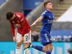 bek-manchester-united-swedia-victor-lindelof-dengan-harvey-barnes-kanan.jpg