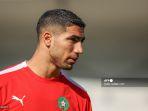 bek-maroko-achraf-hakimi-mengikuti-sesi-latihan-di-stadion-al-duhail-sc.jpg
