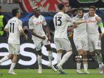 bek-napoli-asal-italia-giovanni-di-lorenzo-merayakan-gol.jpg